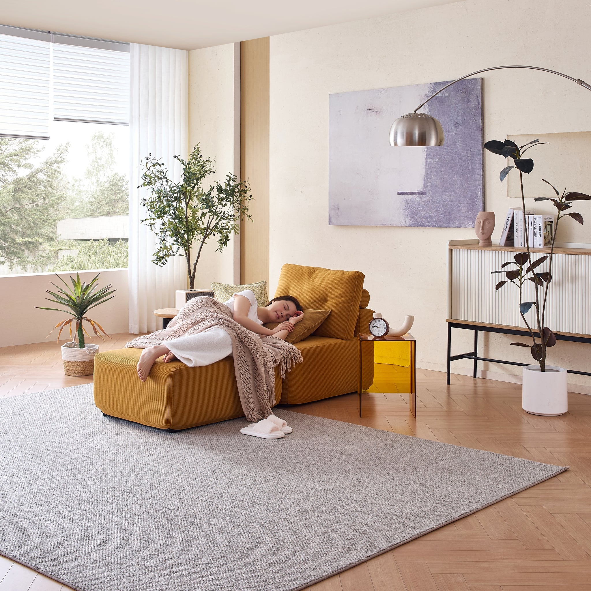 411 Squaricle Middle Seater